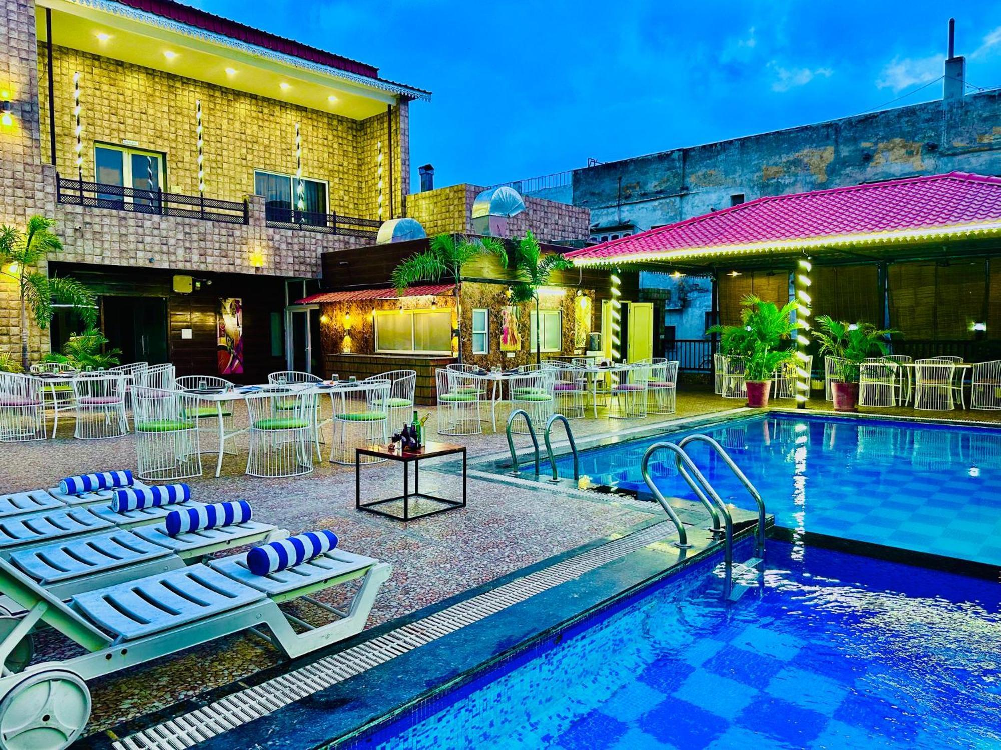 Hotel Grand Bhagwat, أُودايبور المظهر الخارجي الصورة