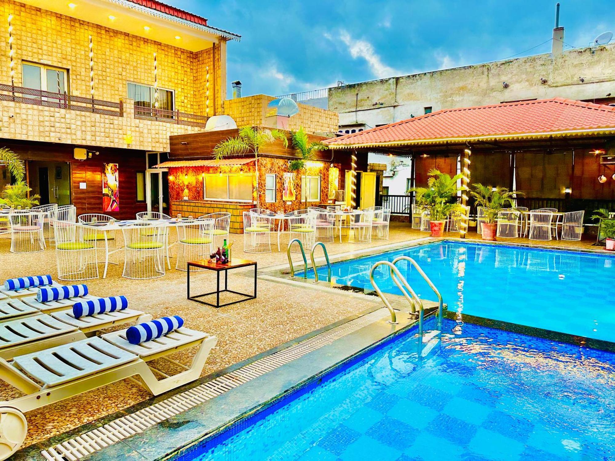 Hotel Grand Bhagwat, أُودايبور المظهر الخارجي الصورة