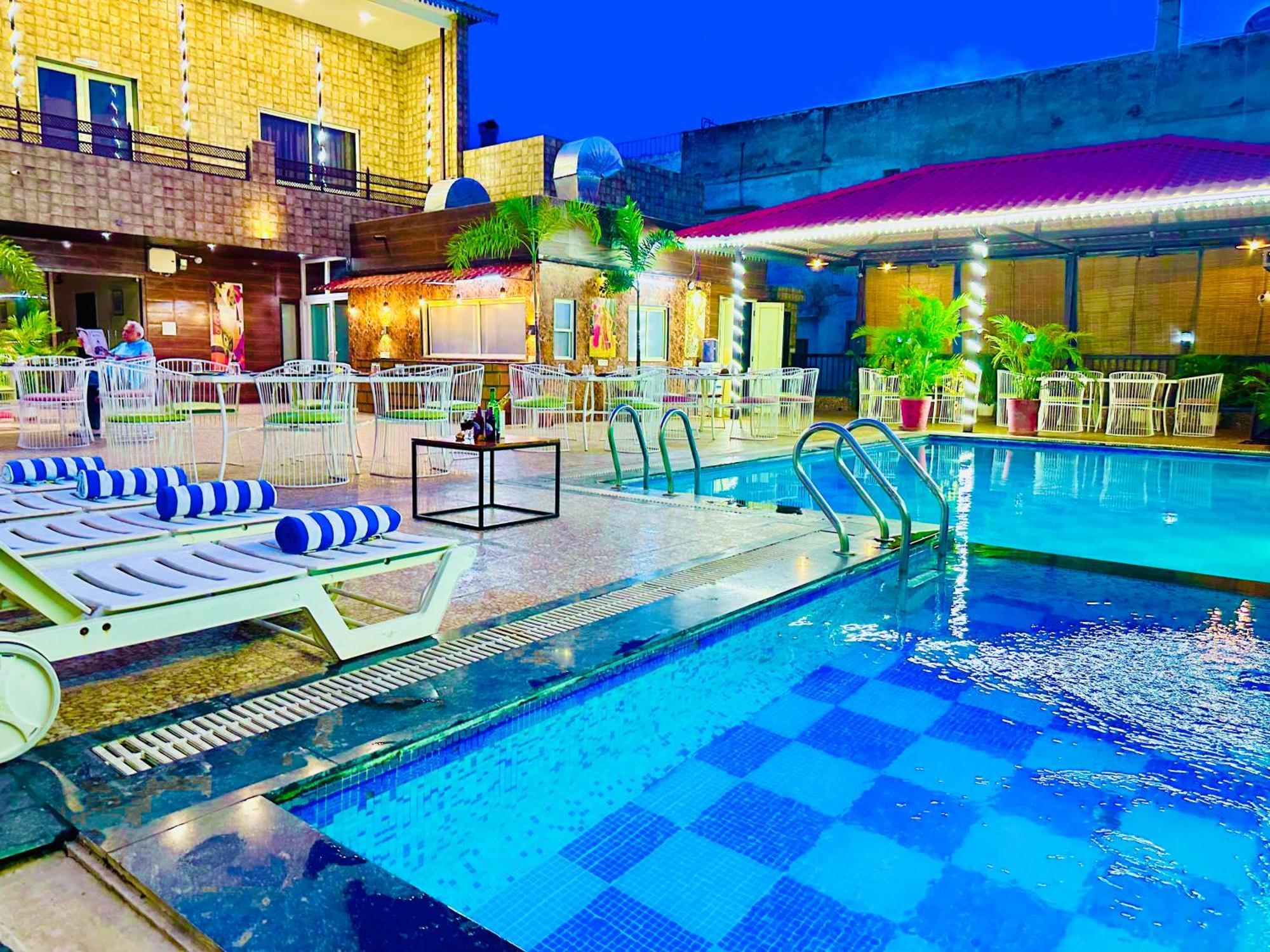 Hotel Grand Bhagwat, أُودايبور المظهر الخارجي الصورة